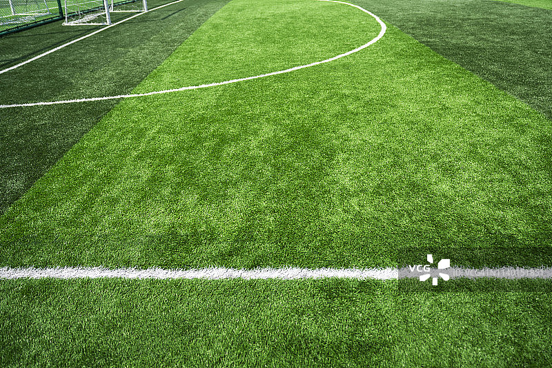 足球场上的彩绘线图片素材