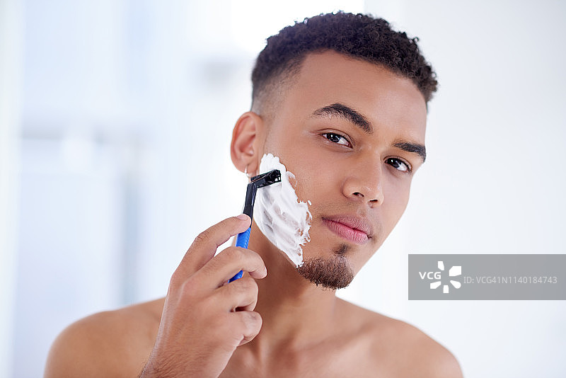 没空打理面部毛发图片素材