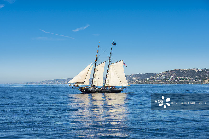 美国加利福尼亚州海峡群岛，圣卡塔利娜岛阿瓦隆，帆船图片素材