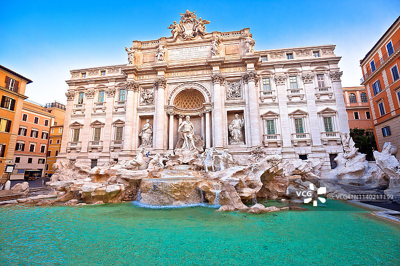 壮丽的罗马特莱维喷泉街景图片素材