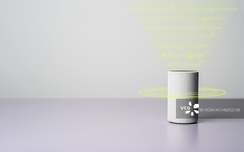 录音棚中的智能音箱图片素材