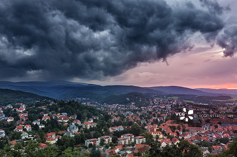 韦尼格罗德上空的壮丽日落图片素材