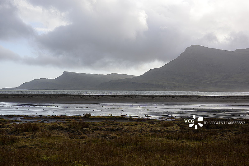 冰岛东部布雷扎尔斯维克湾图片素材
