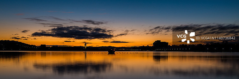 伯利格里芬湖的日出图片素材