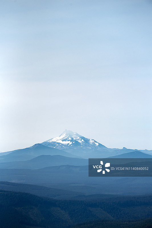 美国俄勒冈州杰斐逊山雪景图片素材