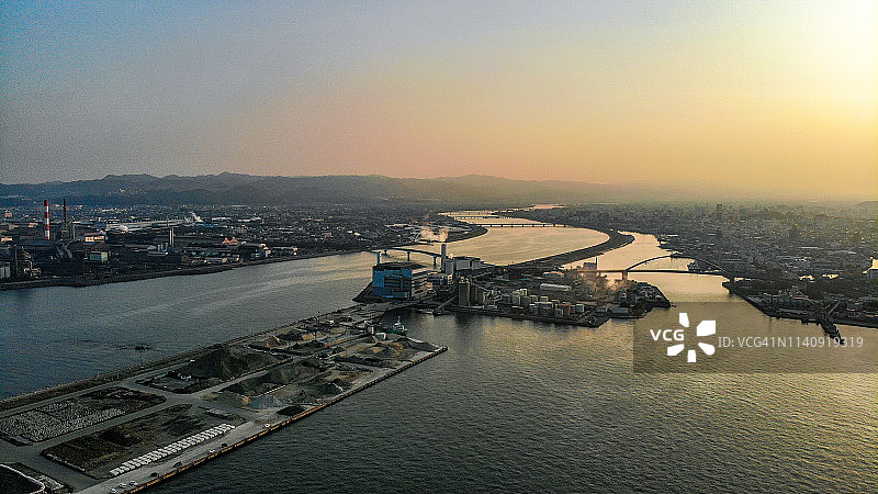 倾斜视角仰视全景图片素材