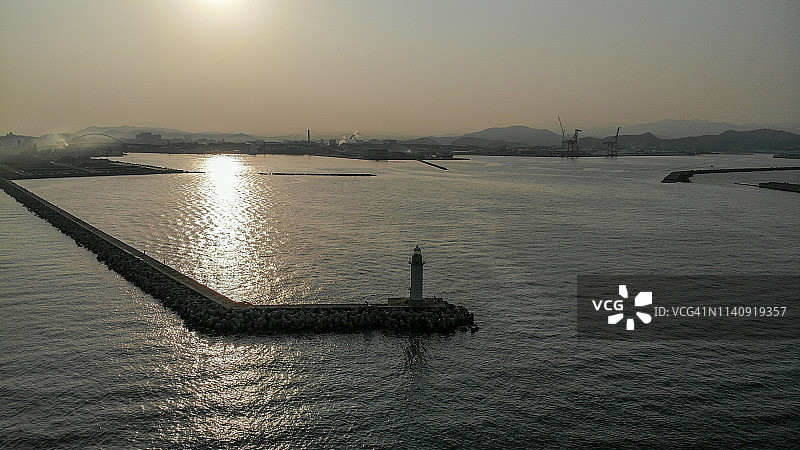 青岸白色灯塔图片素材