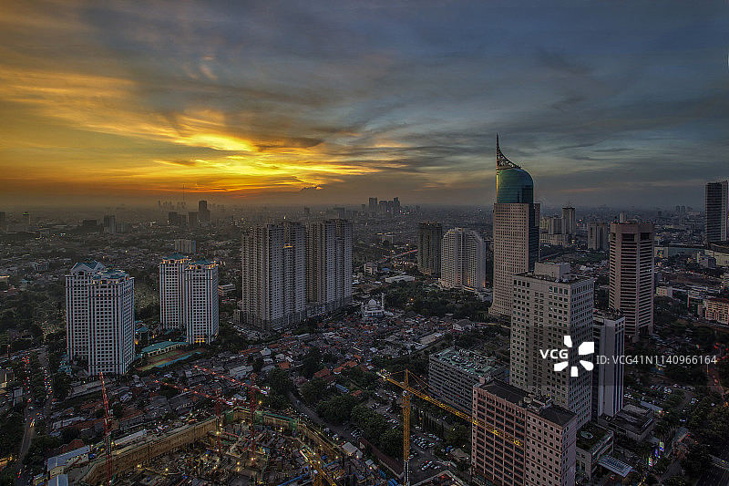 印度尼西亚雅加达日落城市景观图片素材