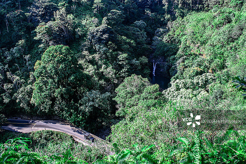 美国夏威夷茂宜岛哈纳公路的航拍景色图片素材