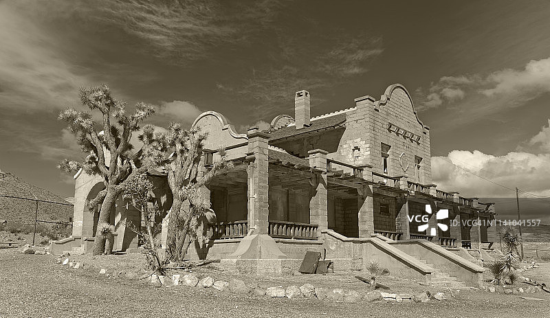 怀俄明州雷俄利特火车站棕褐色调照片图片素材