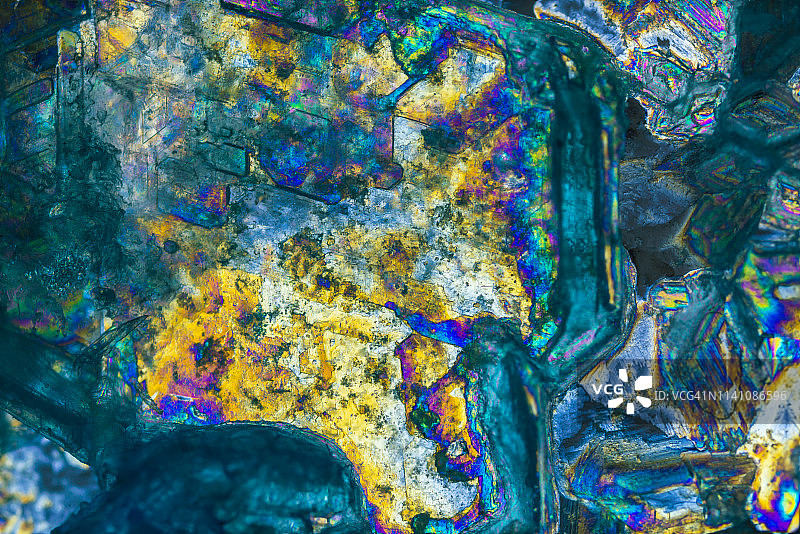 偏振光下的硫酸铜晶体图片素材