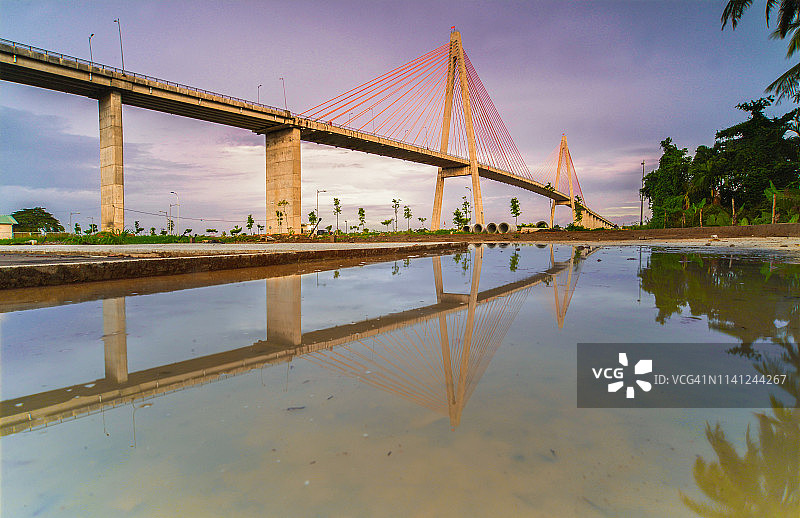 迪庙斜拉桥图片素材