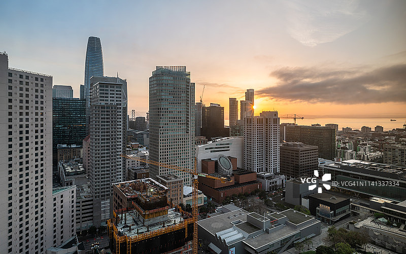 旧金山市场南区日出天际线图片素材