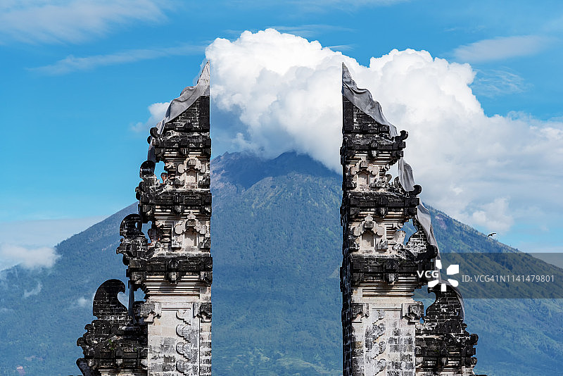 阿贡火山的伦普扬寺图片素材