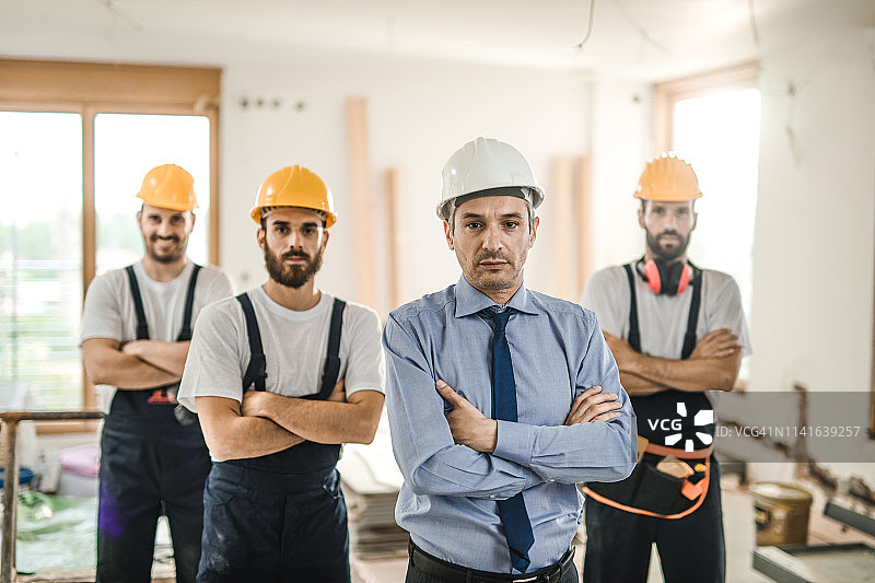 值得信赖的建筑团队为您服务！图片素材