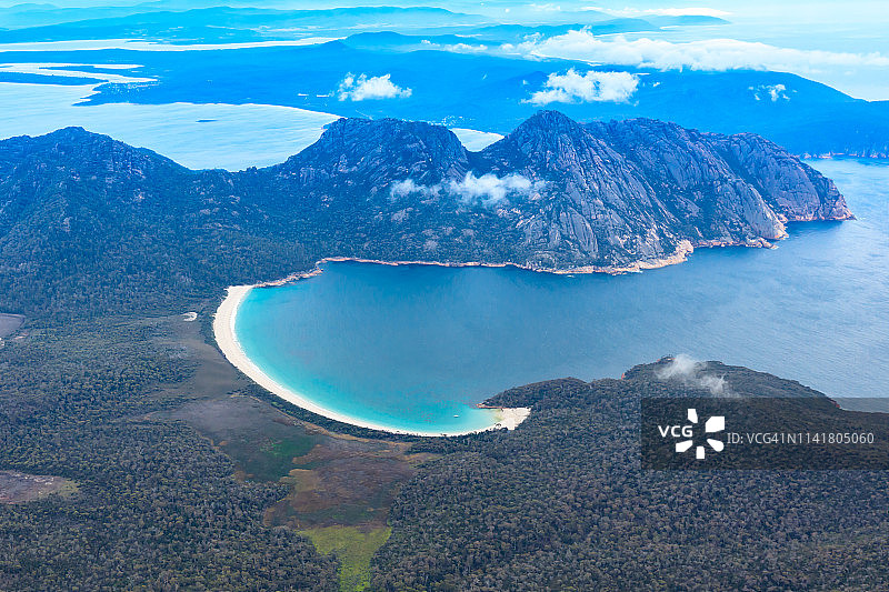 塔斯马尼亚酒杯湾鸟瞰图图片素材