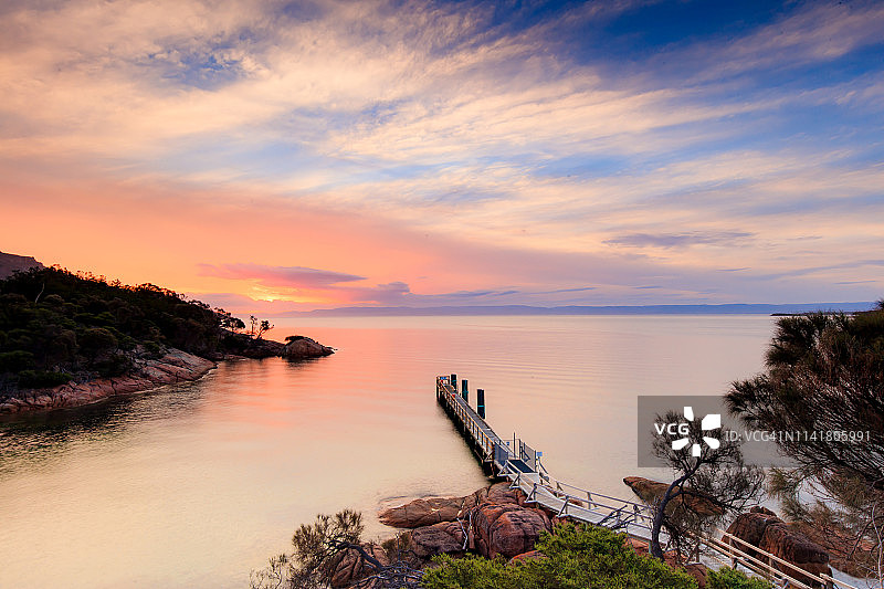 塔斯马尼亚日落时分的码头高处景观图片素材
