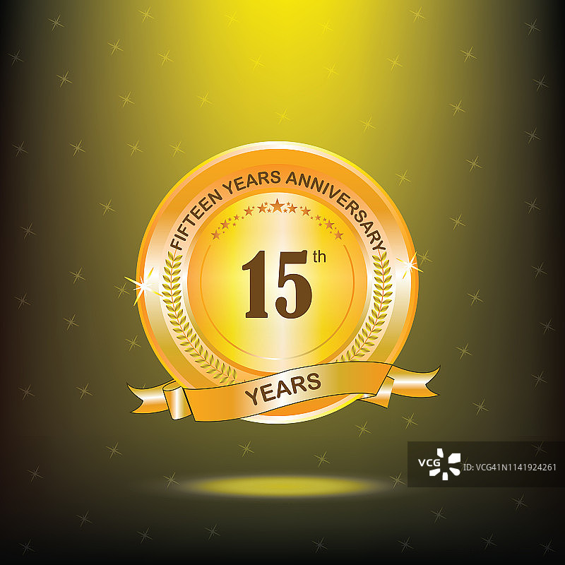 15周年金色纪念标志，含戒指和丝带图片素材