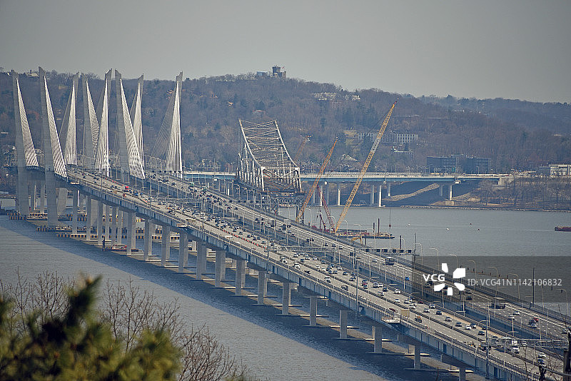 纽约州塔里敦的州长马里奥·M·库莫大桥东西跨度照片图片素材