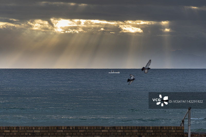 东部日出，鱼钩海滩，开普敦，南非图片素材