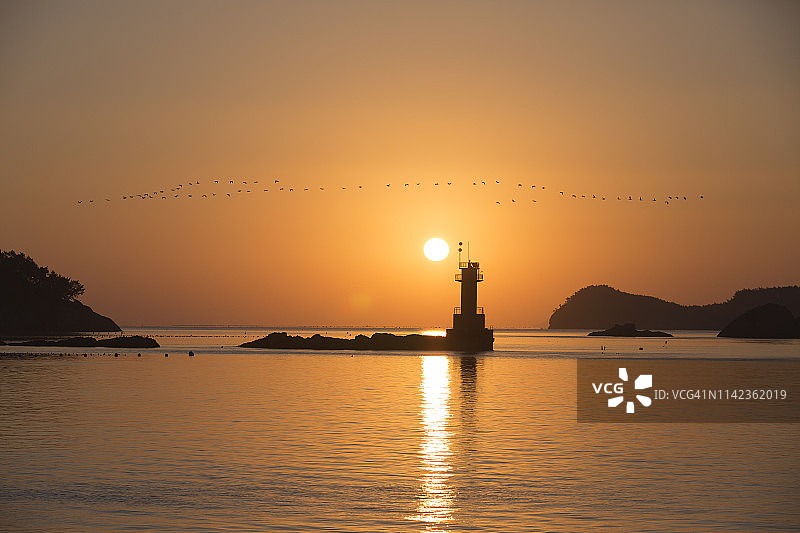 韩国高兴郡玉川港的日出景色图片素材