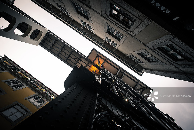 仰望圣胡斯塔升降机图片素材