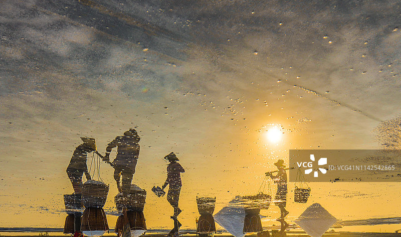 反射盐的采收图片素材