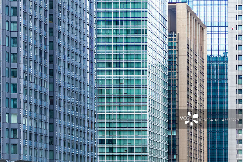 东京天际线：大手町、丸之内商务摩天大楼图片素材