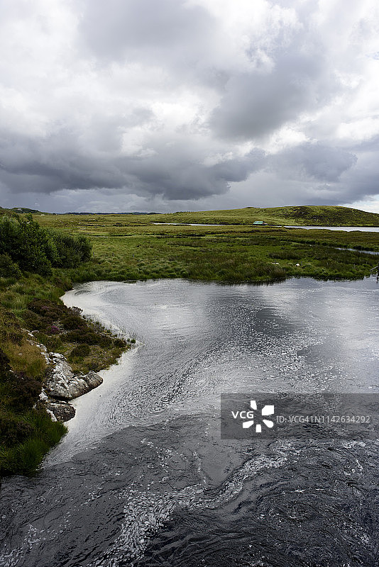 苏格兰路易斯岛拉赛的三文鱼河图片素材