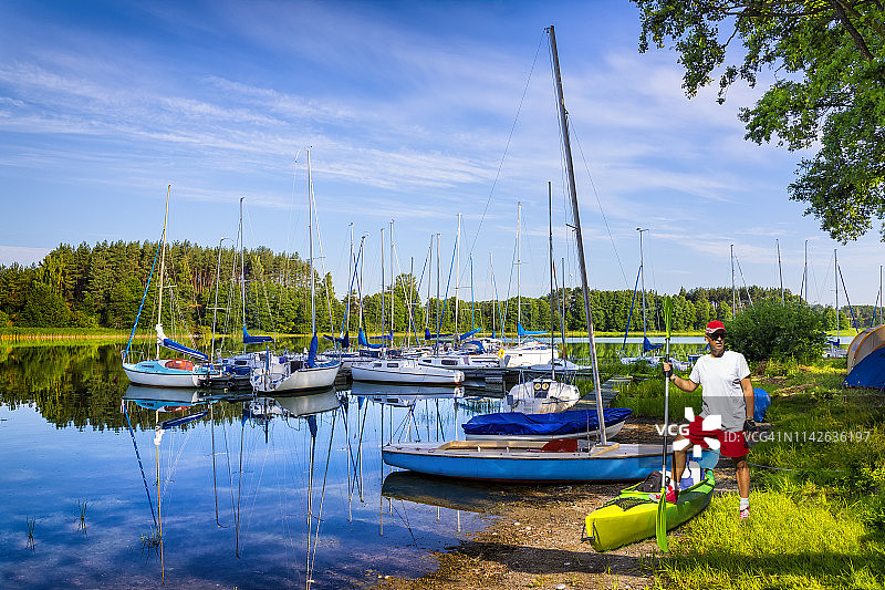 夏季湖畔假日图片素材