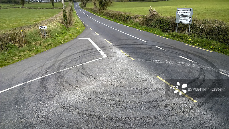 丁字路口街道漂移图片素材