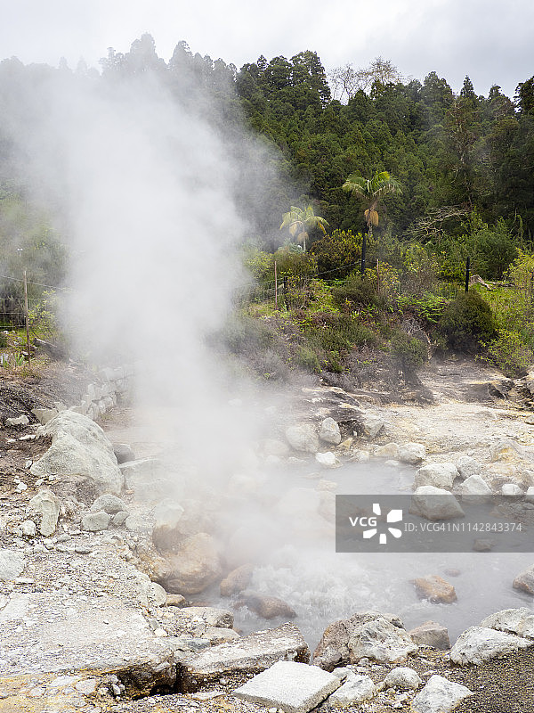 亚速尔群岛火山喷气孔图片素材