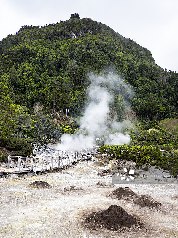 亚速尔群岛火山喷气孔图片素材