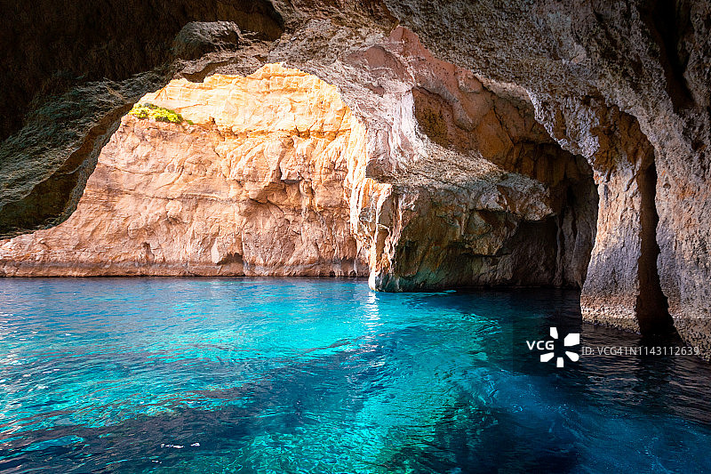 马耳他Qrendi蓝洞海盗洞穴内部图片素材