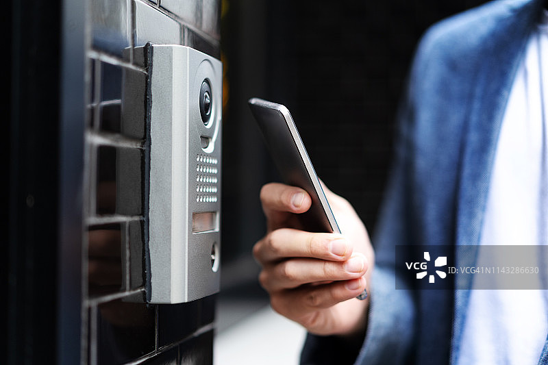 带手机锁的智能家居图片素材