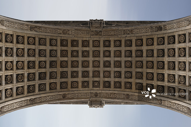 华盛顿广场拱门仰视角度照片图片素材