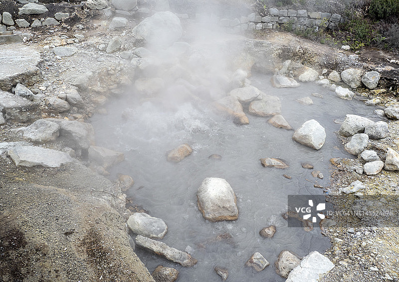 亚速尔群岛火山喷气孔图片素材