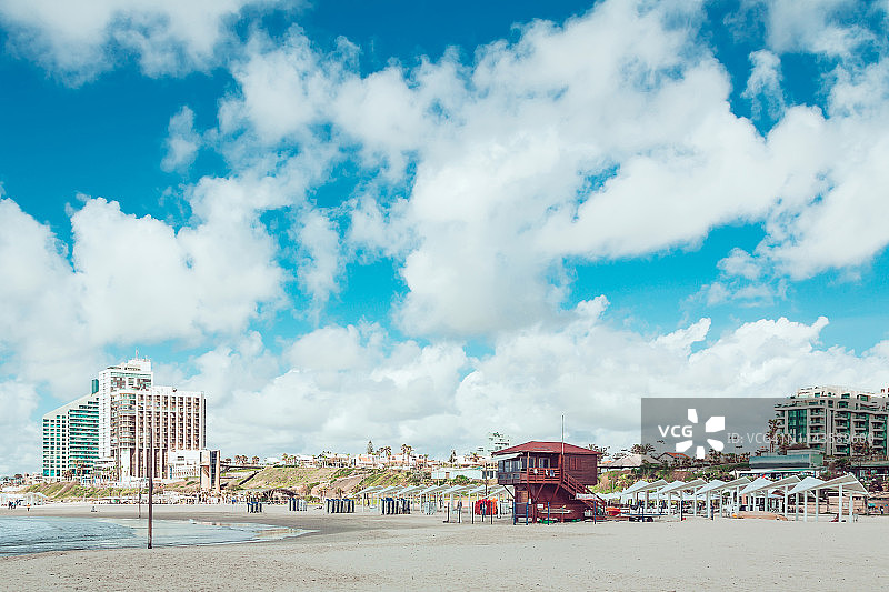 以色列赫兹利亚的地中海海滩图片素材