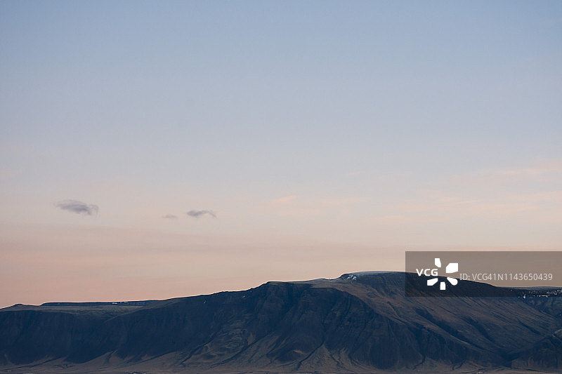 埃斯亚山上的北极日出 - 冰岛雷克雅未克图片素材