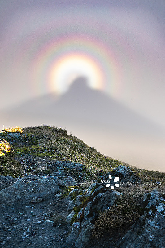 山顶上的双重布罗肯幻象图片素材