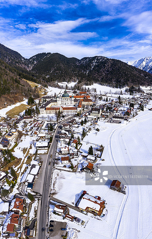 德国巴伐利亚埃塔尔本笃会修道院冬季景色图片素材