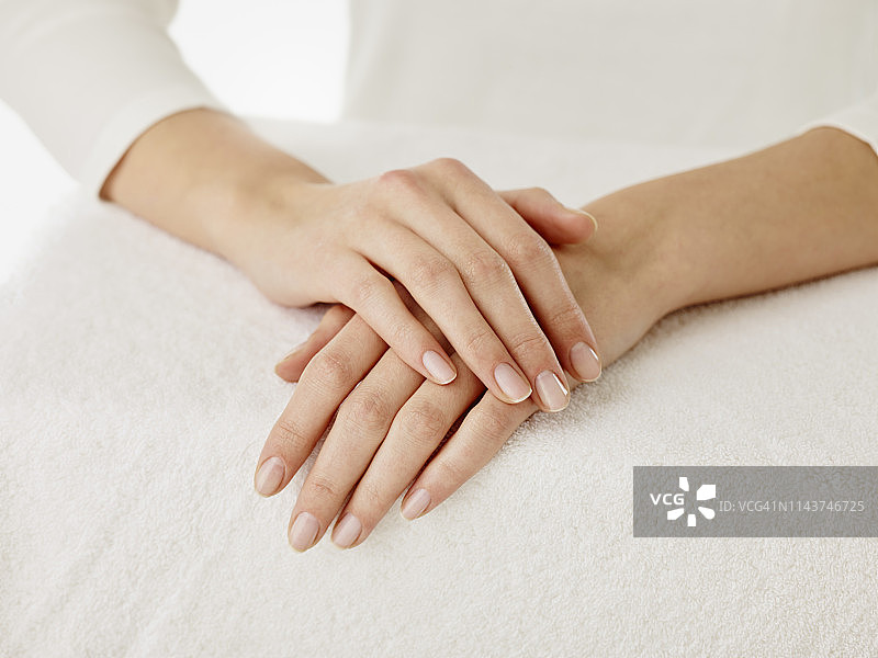 年轻女人的手图片素材