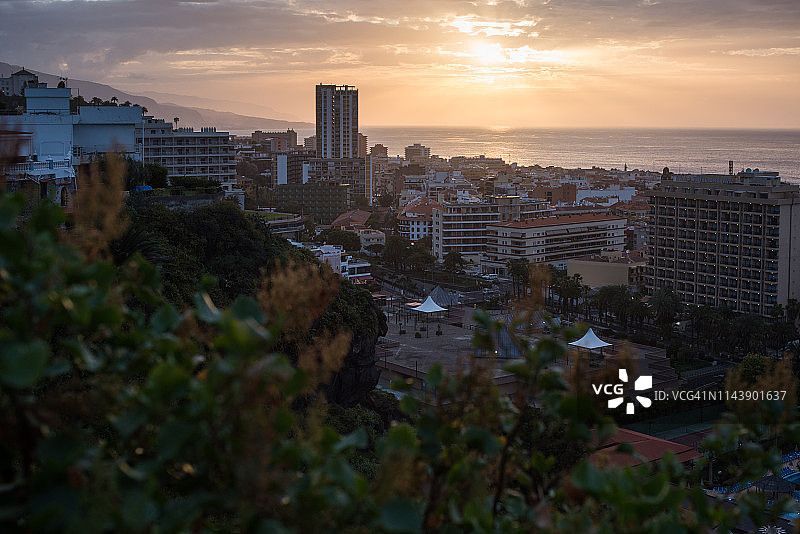 特内里费岛克鲁斯港日落图片素材