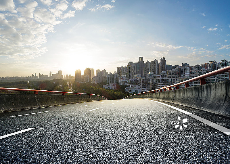 上海浦东陆家嘴世纪大道和高架桥图片素材