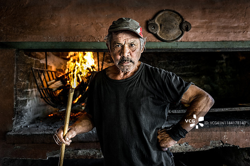 阿根廷烧烤男人图片素材