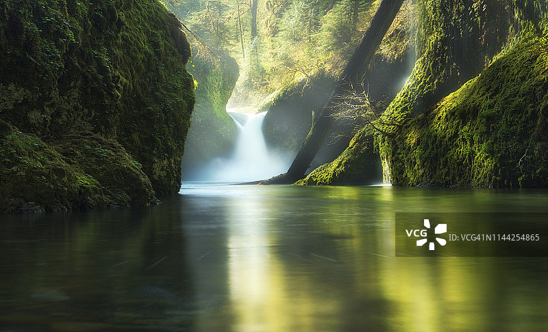 高水位图片素材