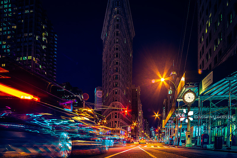 夜晚的熨斗区图片素材