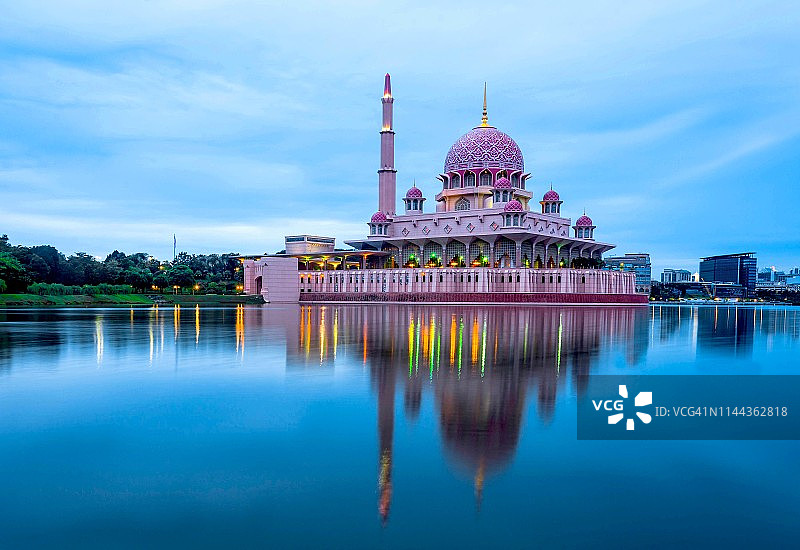 马来西亚布城粉红清真寺图片素材
