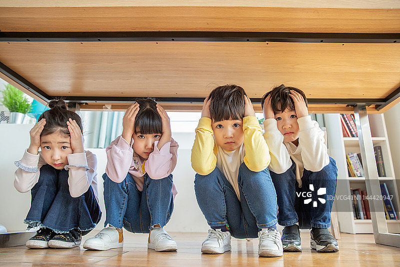 地震疏散教育图片素材