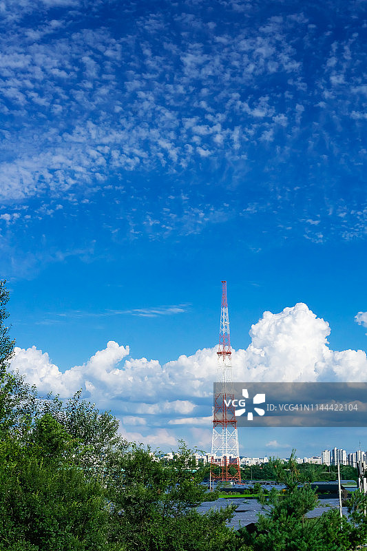 韩国高阳的自然风光与输电塔图片素材